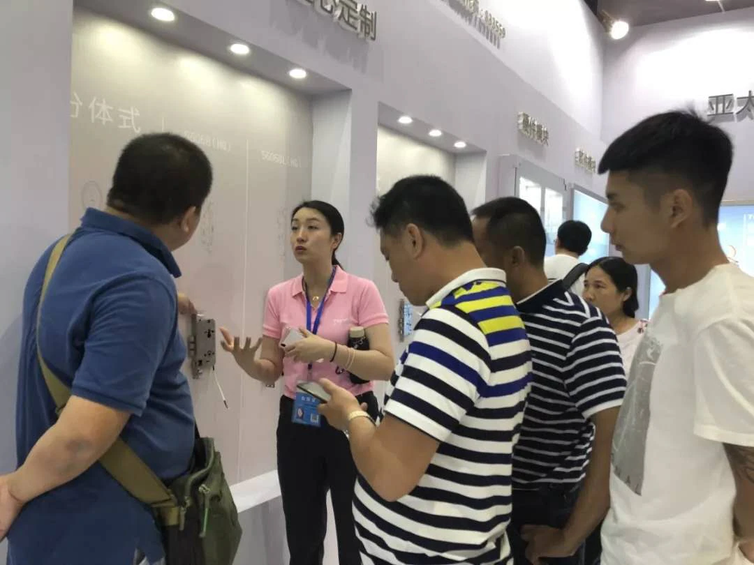 紫珺保指纹锁亮相永康门博会 首创高端定制为门企赋能