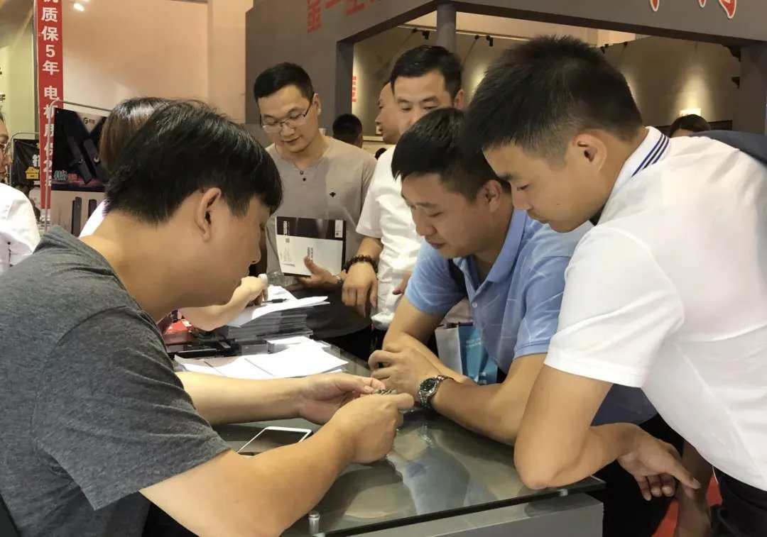 紫珺保指纹锁亮相永康门博会 首创高端定制为门企赋能